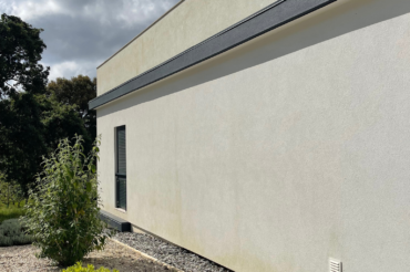 Fotografia de fachadas em capoto antes da limpeza