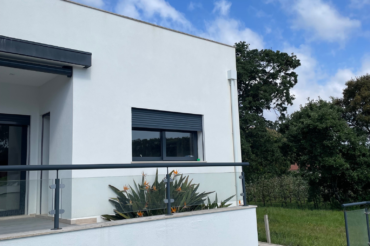 Fotografia de fachadas em capoto depois da limpeza