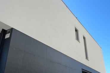 Fotografia de fachadas em capoto depois da lavagem