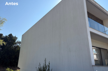 Fotografia de fachadas em capoto antes da lavagem