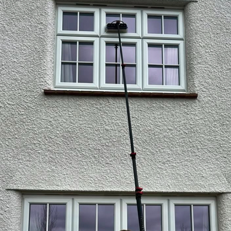 Limpeza de Vidros e Janelas Limpeza de Vidros e Janelas