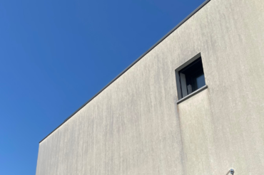 Fotografia de fachadas em capoto antes da lavagem