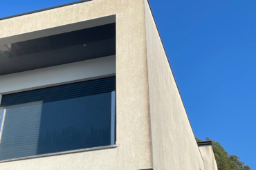 Fotografia de fachadas em capoto antes da lavagem