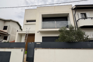 Fotografia de fachadas em capoto depois da limpeza