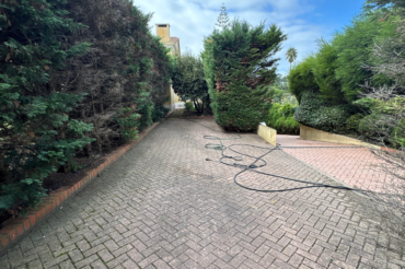 Fotografia de pavimentos antes de serem limpos