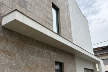 Fotografia de fachadas em capoto depois da limpeza